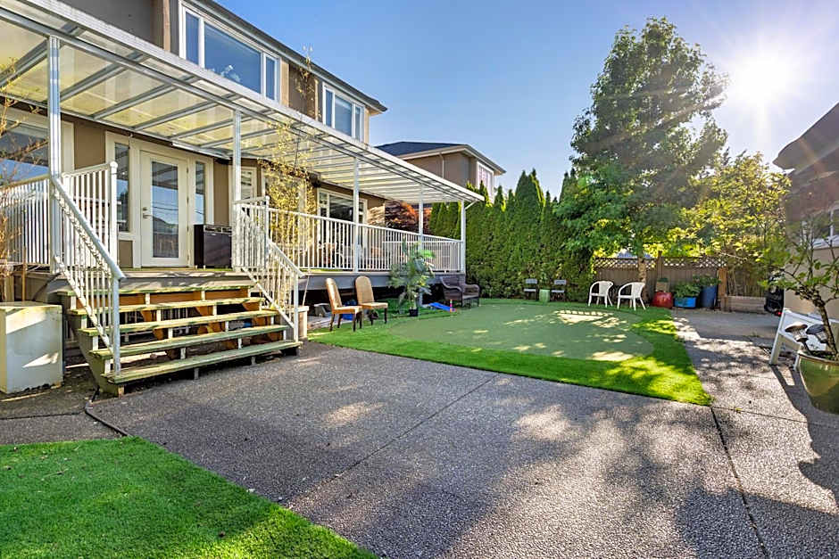 Luxurious Multi-Family Home in Vancouver West, 10 Mins Downtown