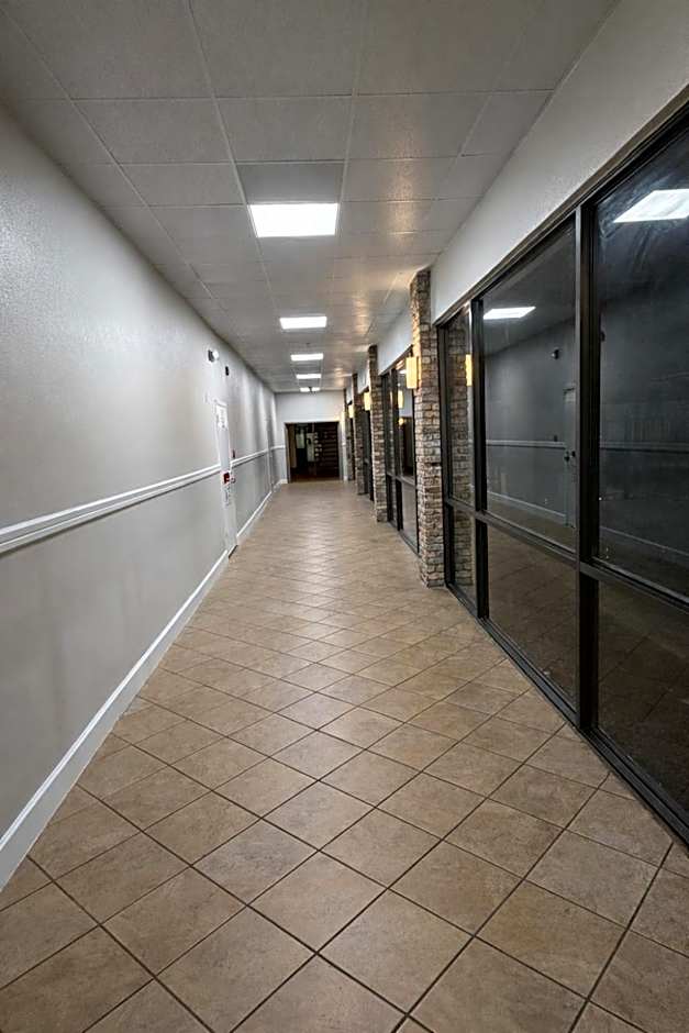 Express Inn & Suites