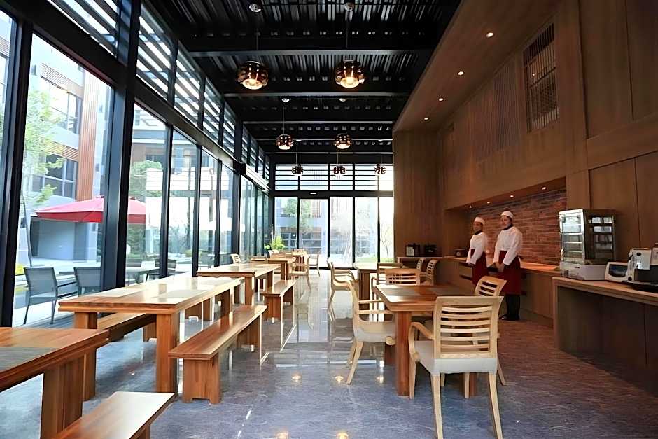 Imperial Dynasty Exquisite Hotel