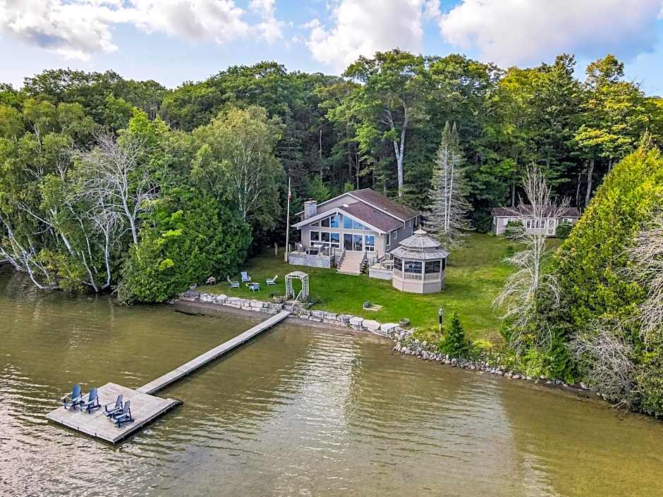 Grotto Escape Unwind at Cameron Lakehouse