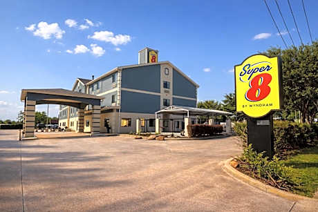 Super 8 by Wyndham Pasadena