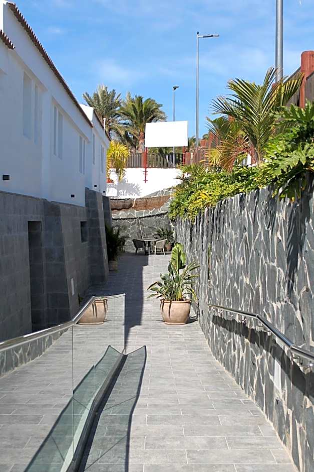 Bungalows Side Shore