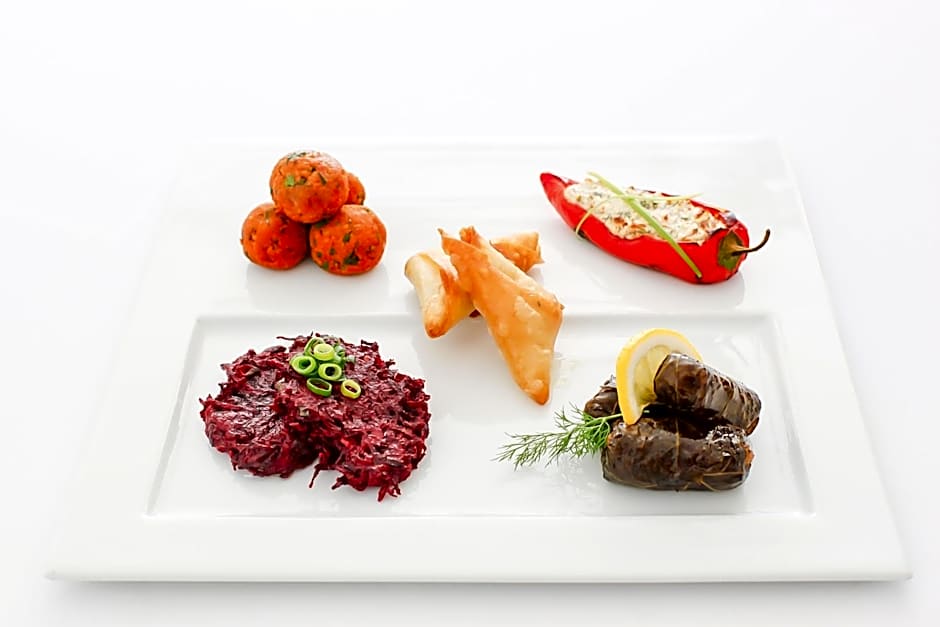 4reasons hotel + bistro | 12+