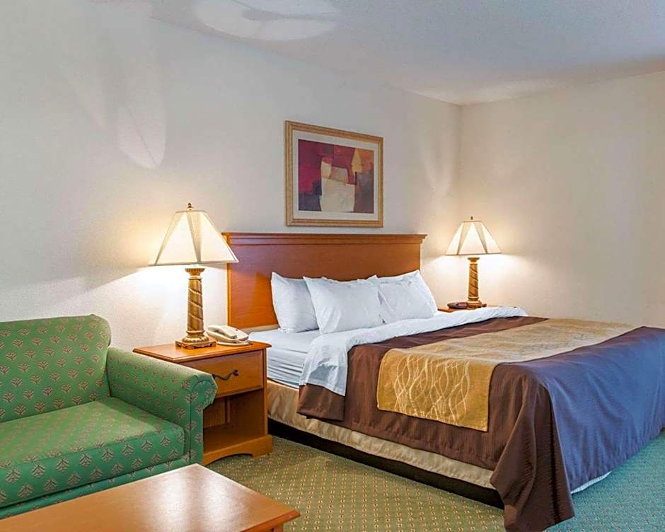 Quality Inn & Suites Near Amish Country