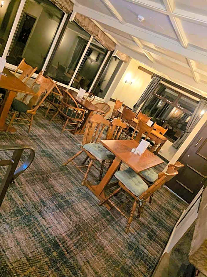 Ye Olde Bowling Green Inn