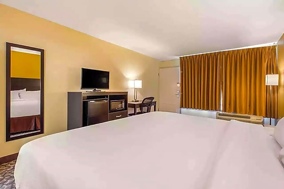 Ramada by Wyndham Santee I-95