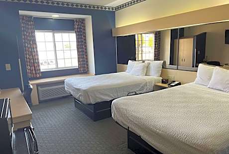 2 Queen Beds Non-Smoking
