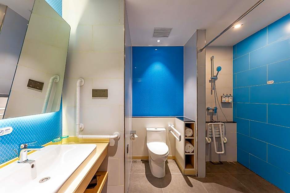 Holiday Inn Express Wuxi East Station By IHG