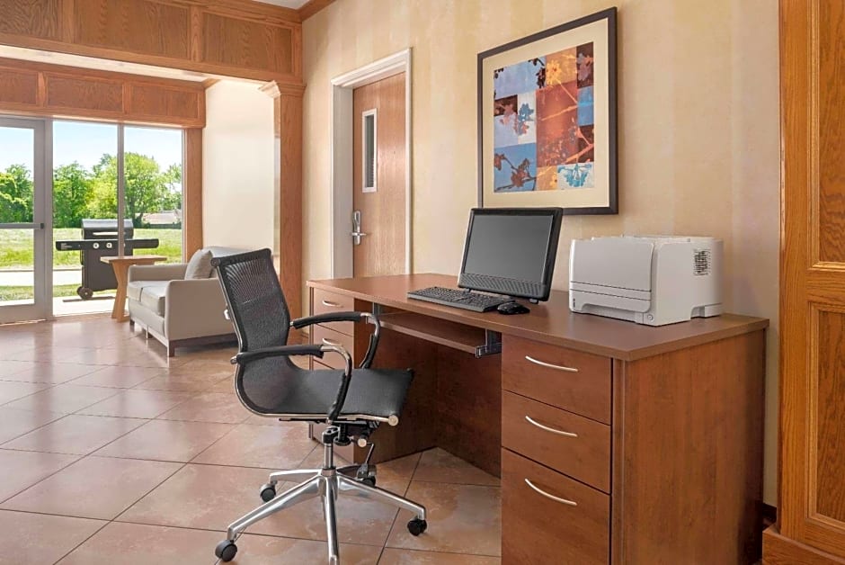 Hawthorn Suites by Wyndham Decatur