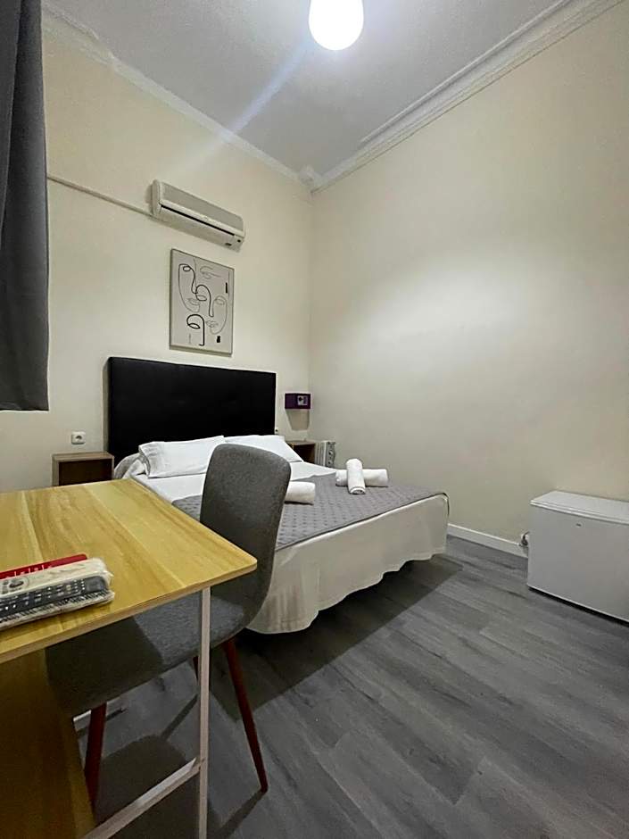 Hostal Balmes Centro