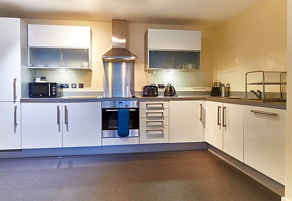 ShortstayMK Vizion apartments, with free superfast wi-fi, parking