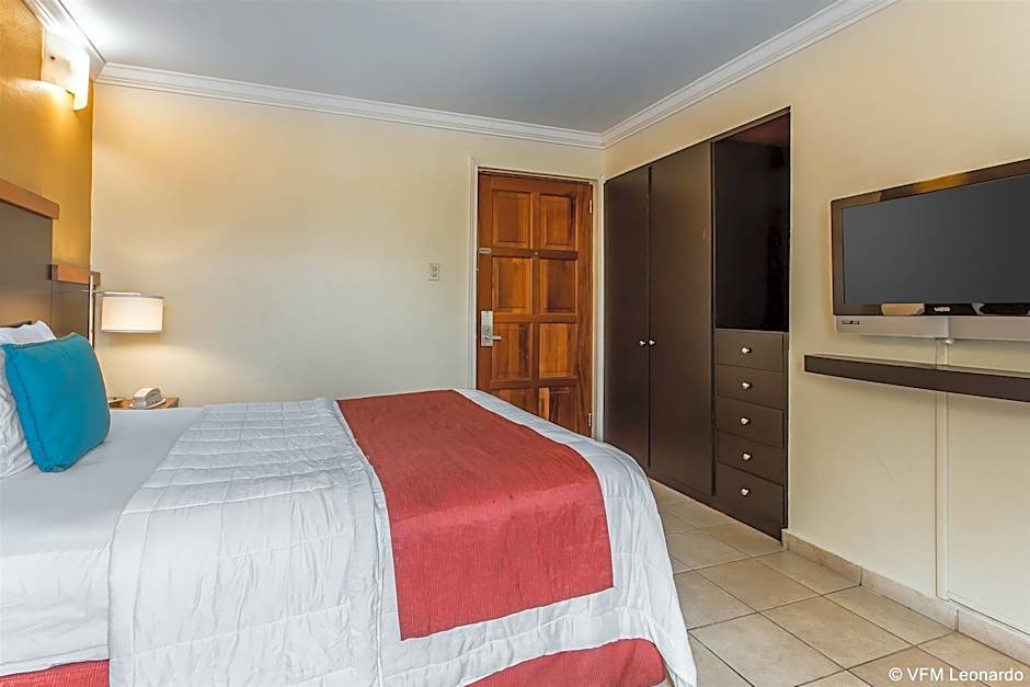 Le Consulat, An Ascend Collection Hotel