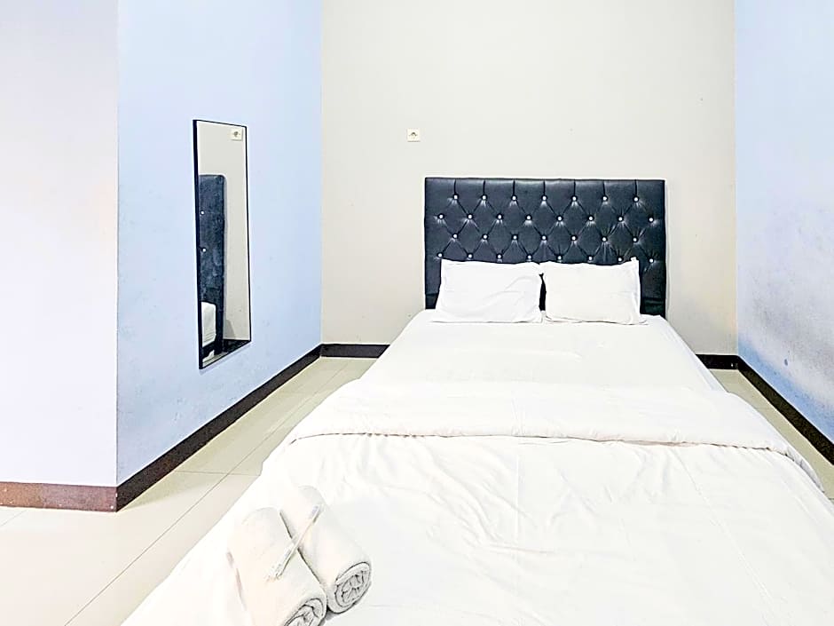 Homestay Sido Joyo near Sunrise Mall Mitra RedDoorz