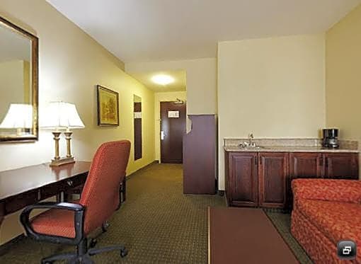 Holiday Inn Express Hotel & Suites Lexington NW-The Vineyard