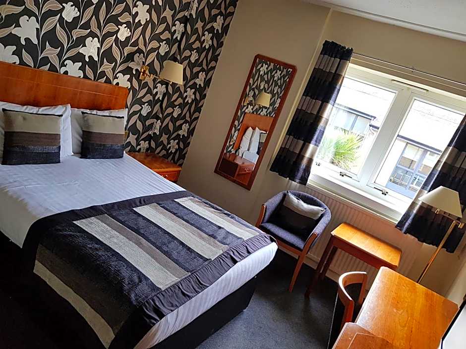 Photo 1 of 6 of Double Room