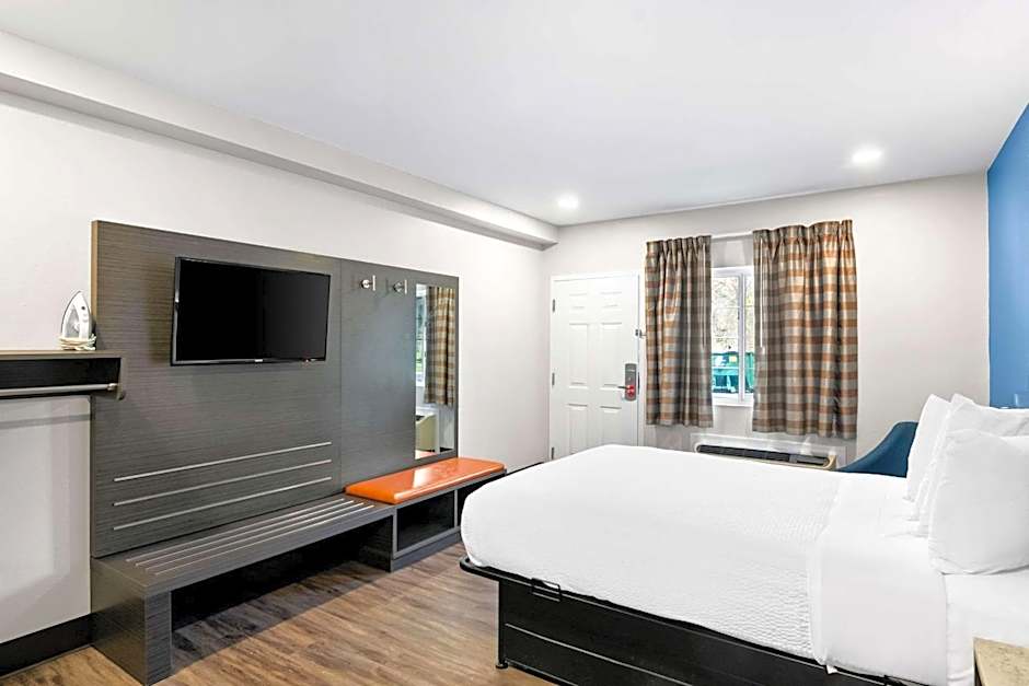 Econo Lodge Bethel - Danbury