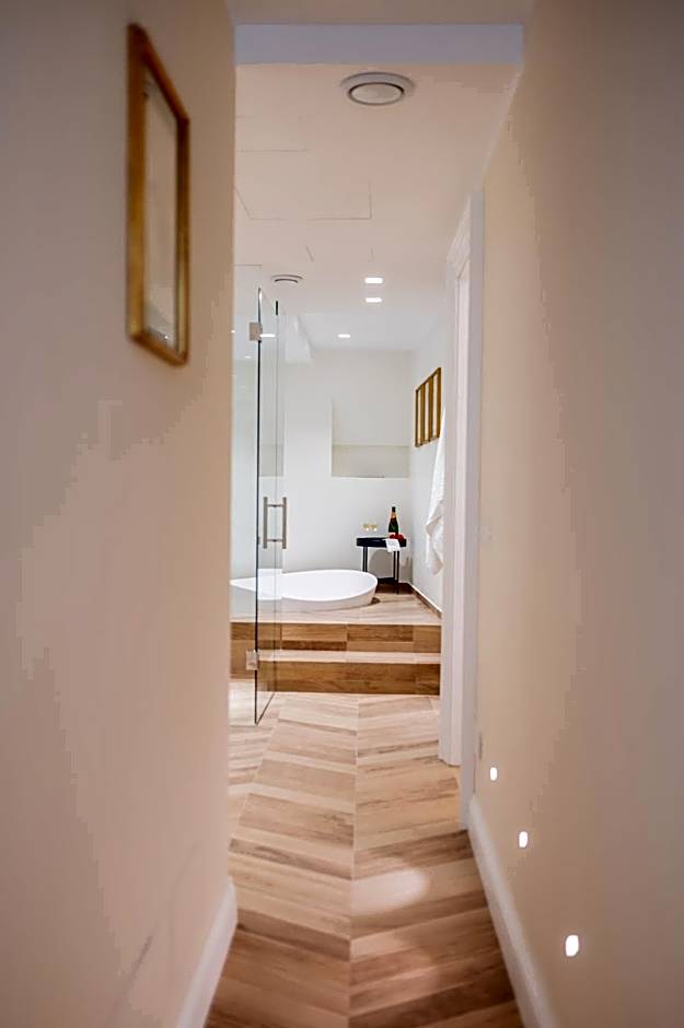 Naxi Suites
