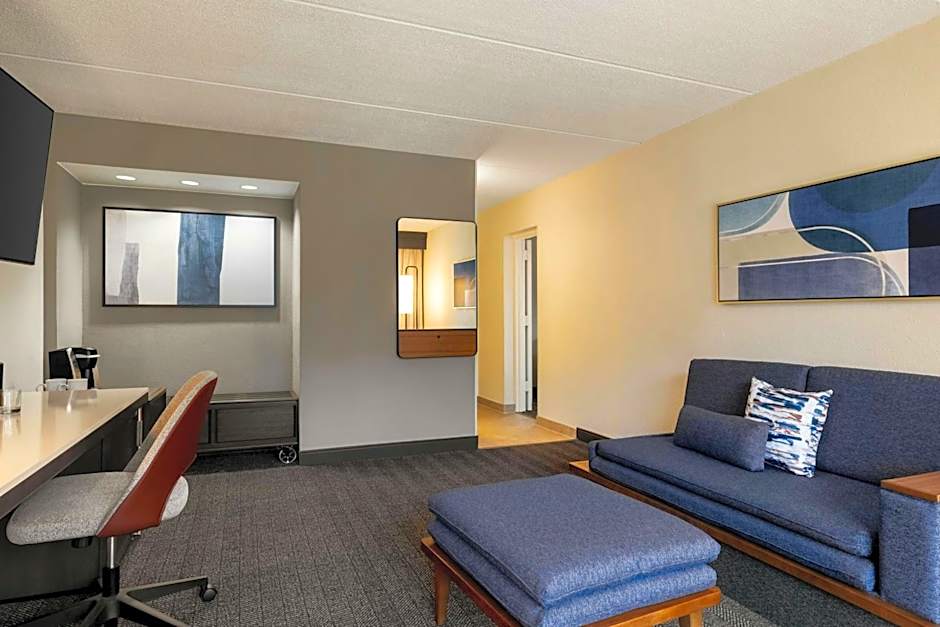 Courtyard by Marriott Atlanta Northlake