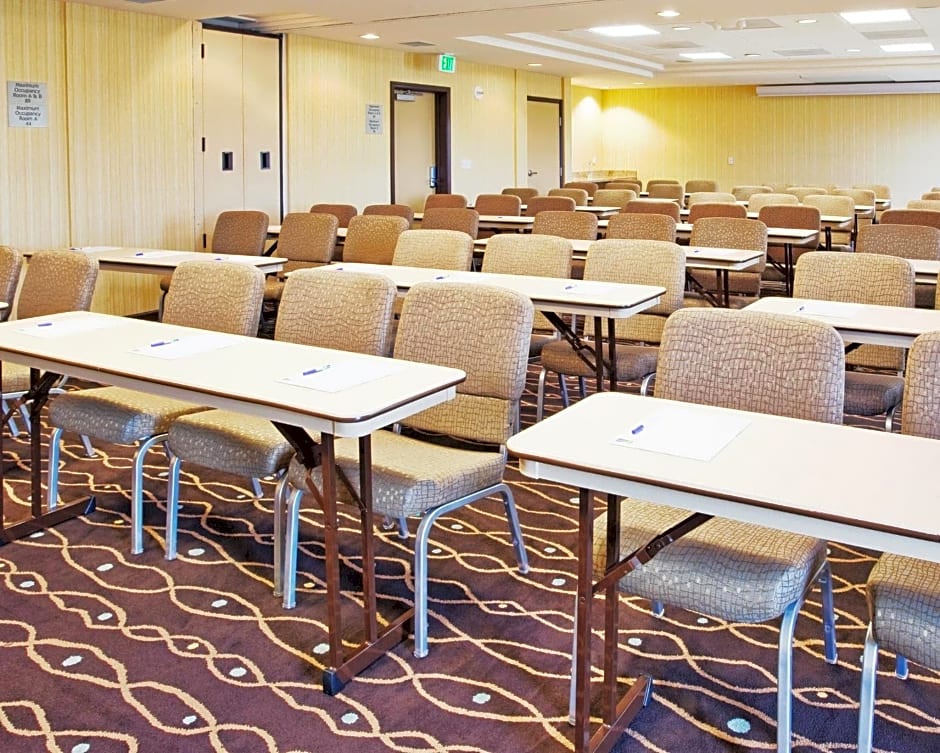 Holiday Inn Express Salinas By IHG