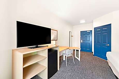 Queen Room with Two Queen Beds - Hearing Access