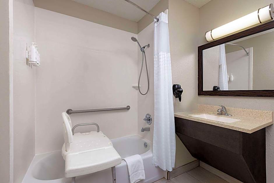 Days Inn by Wyndham Miami