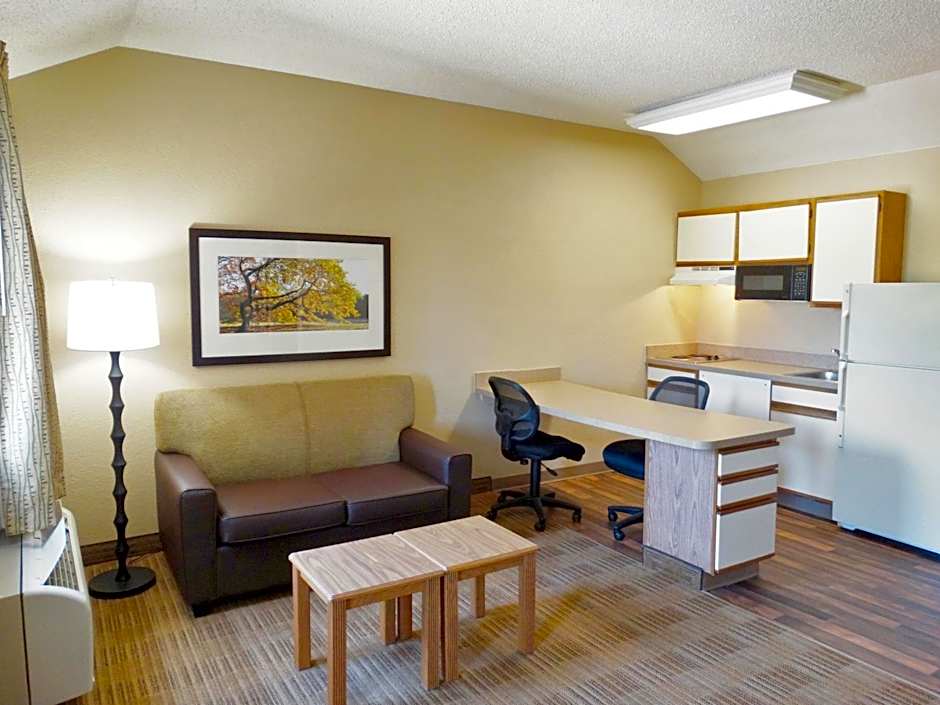 Extended Stay America Select Suites - Providence - Airport