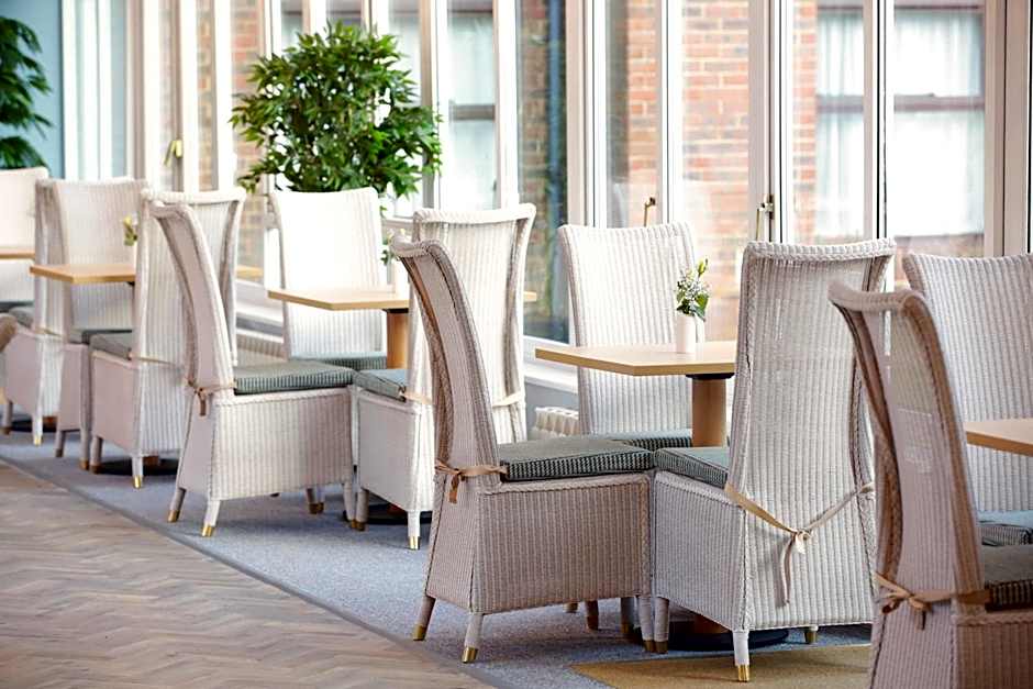 Hogs Back Hotel & Spa