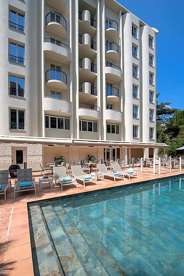 Le Cetai Cannes Beach Hotel