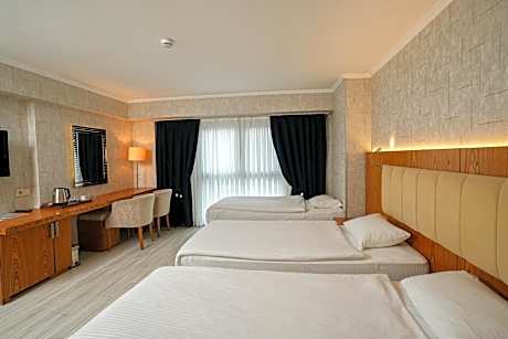 Triple Room with Bath