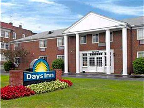 Days Inn by Wyndham Cleveland Lakewood