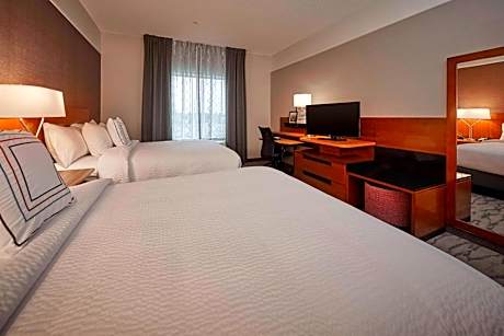 Queen Room with Two Queen Beds - Hearing Accessible