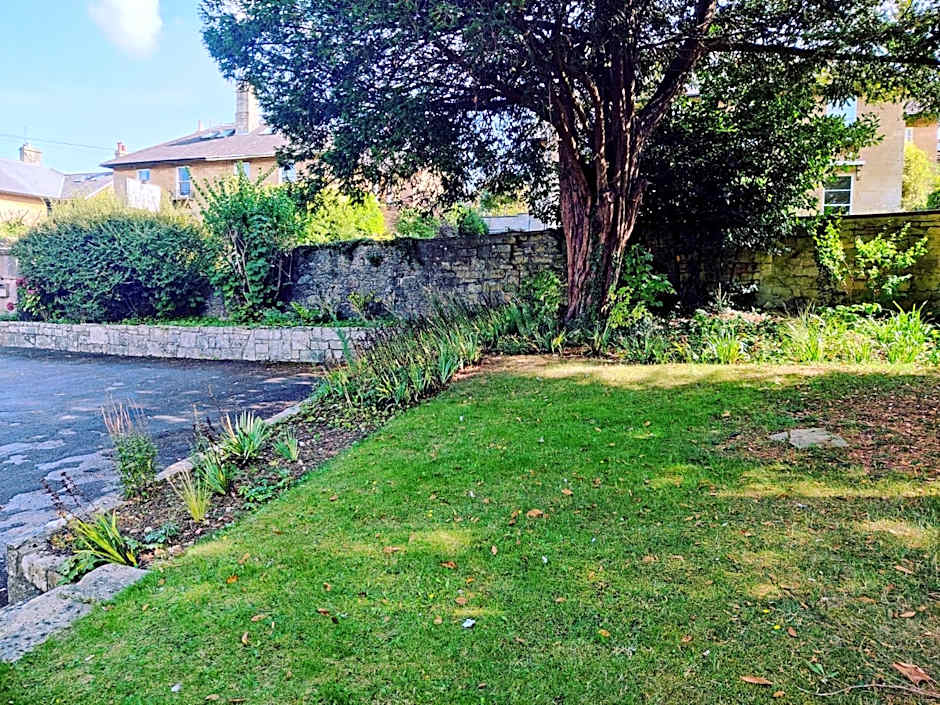 Wentworth House - Free Parking