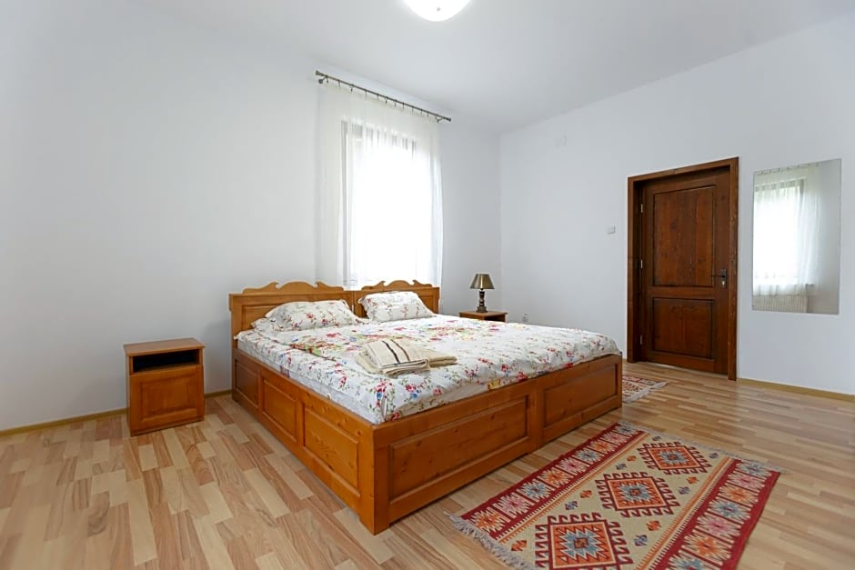 Pensiunea Cașoca-Cascadă