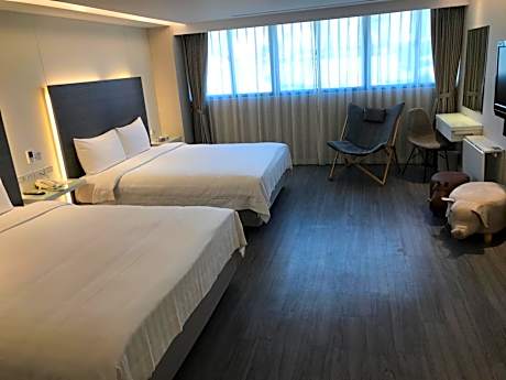 Premium Quadruple Room
