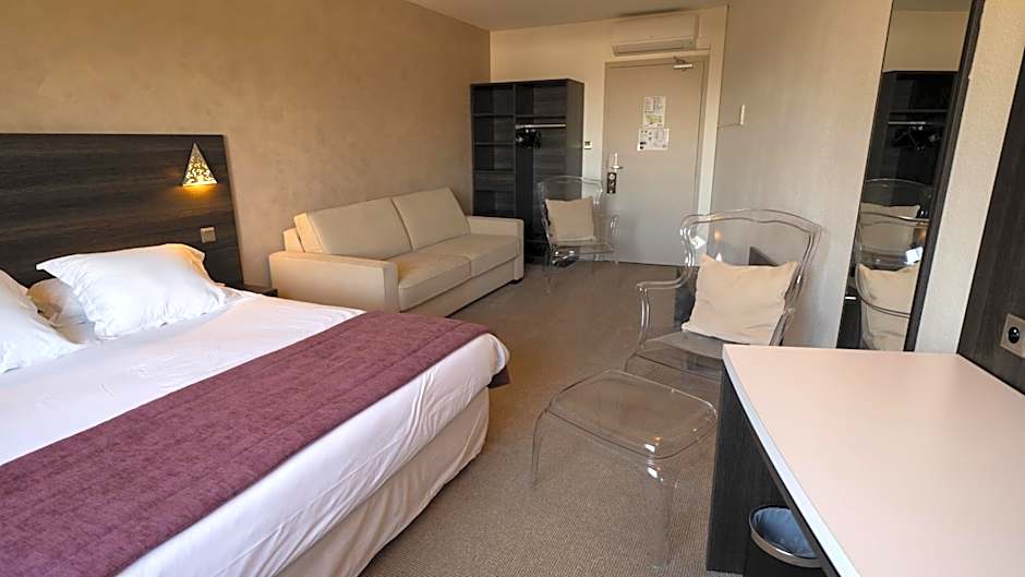 Photo 1 of 6 of Junior Suite
