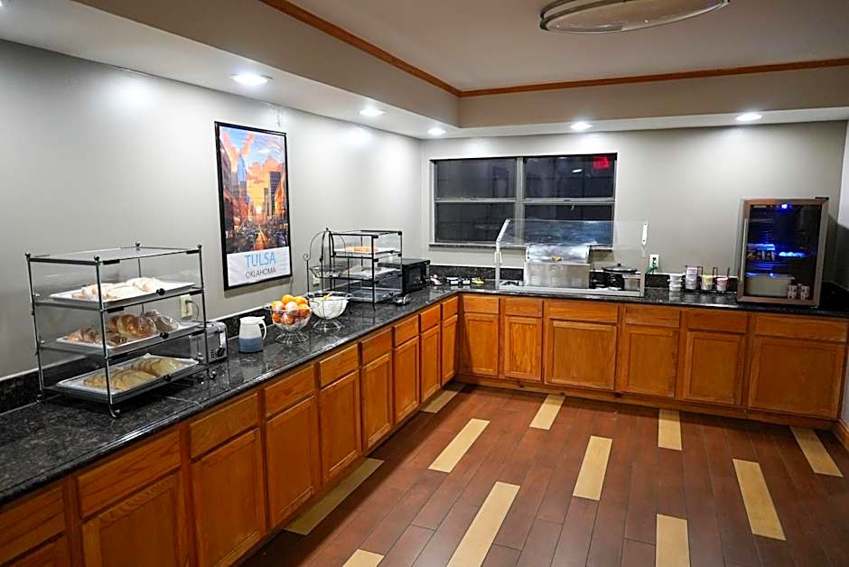 Ramada by Wyndham Tulsa Broken Arrow