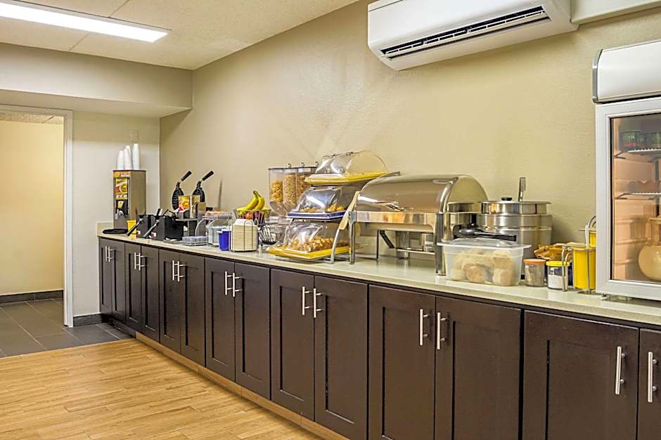 Quality Inn & Suites Clackamas - Portland
