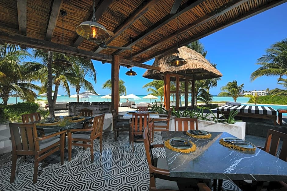 Casa del Jaguar Beach Hotel