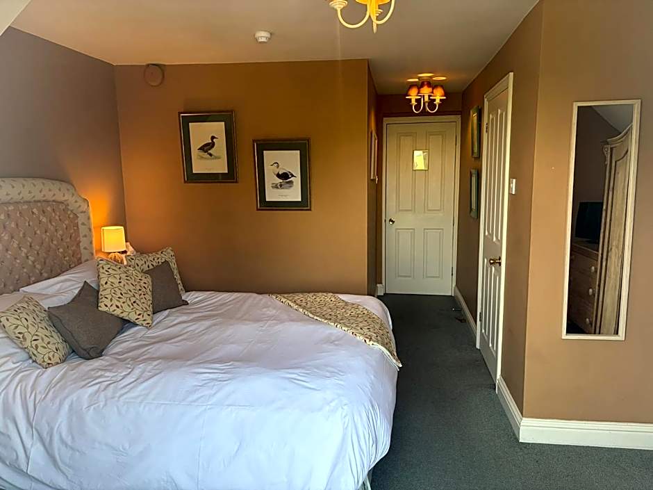 The Hunters Rest Inn
