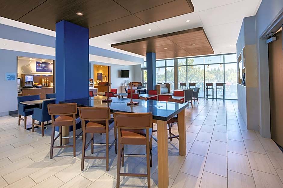 Holiday Inn Express And Suites Chico By IHG