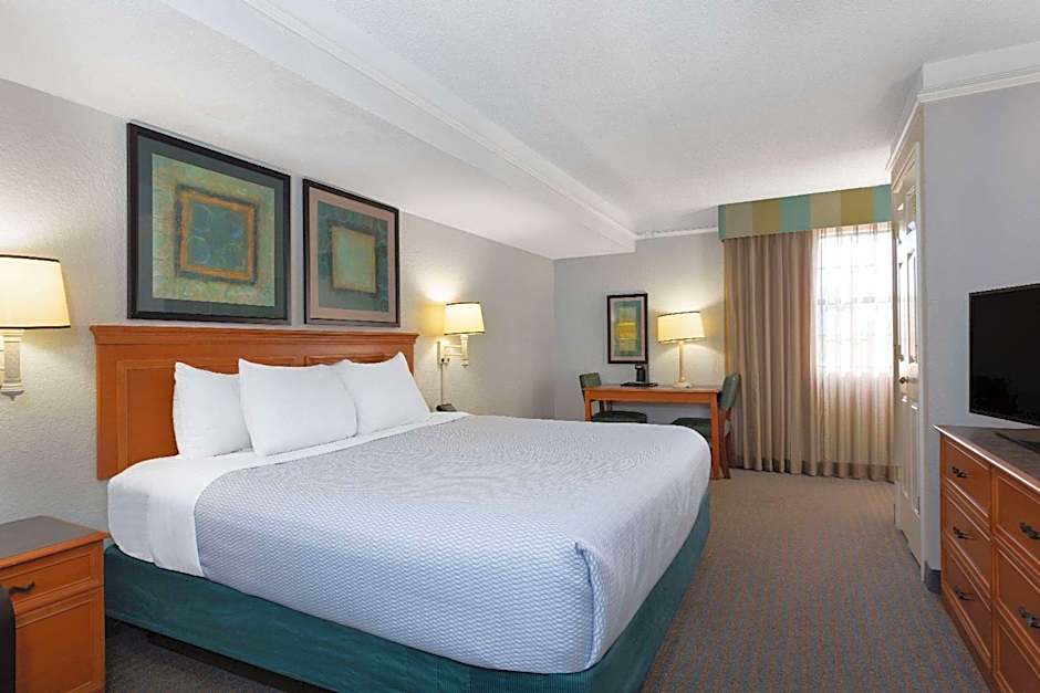 La Quinta Inn & Suites by Wyndham Pensacola