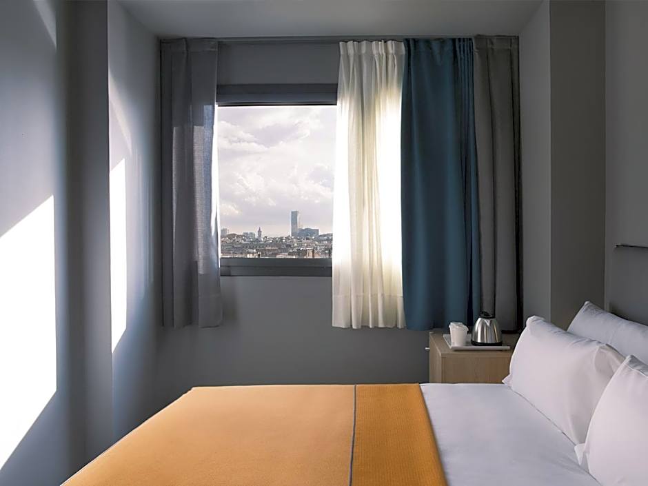 Yurbban Trafalgar Hotel