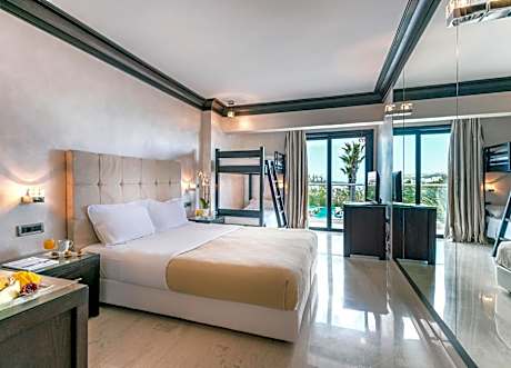 Quadruple Room with Sea View