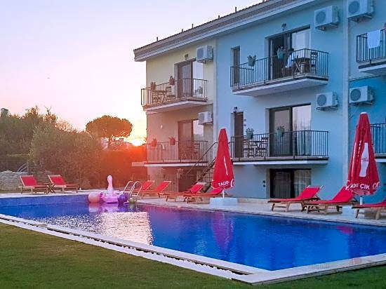 Karyada Hotel