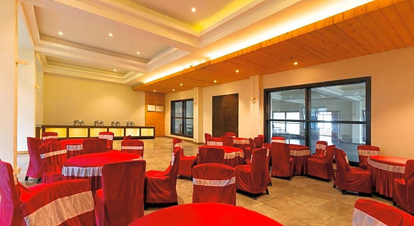 Yashshree Sanderling Mall Road