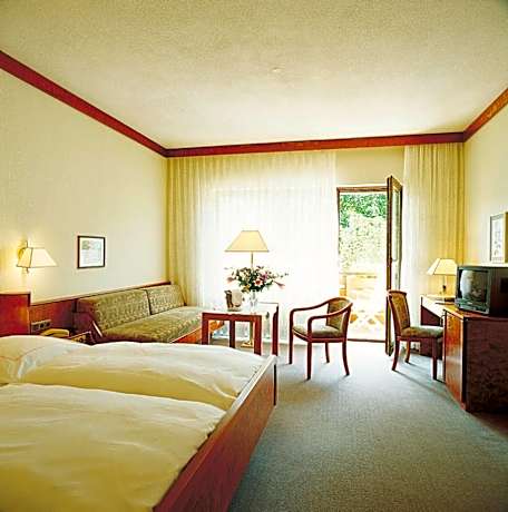 Twin Room with Bath