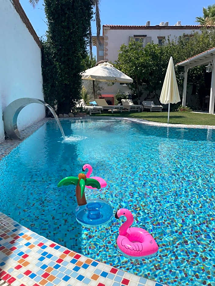 Mina Otel by Adda Alaçatı