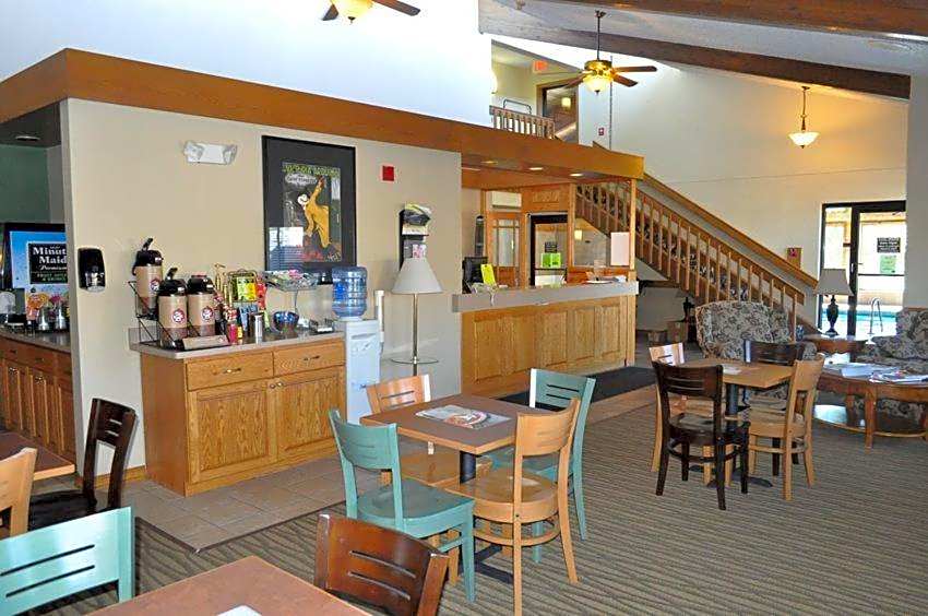 AmericInn by Wyndham Plymouth