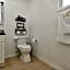 Daytona Studio Suite Kitchen Walk In Shower #11