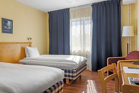 Twin Room - Non-Smoking
